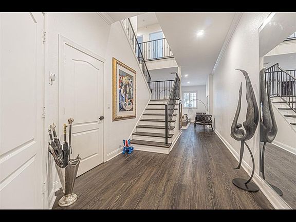 4th image of 1106 S Moody Ave #1