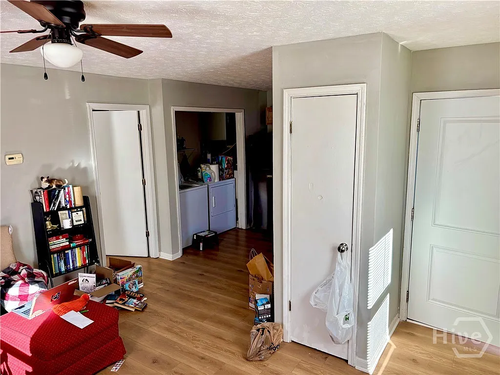 1 bed, 1.0 bath, 573 sqft, $1,250 — Photo 2