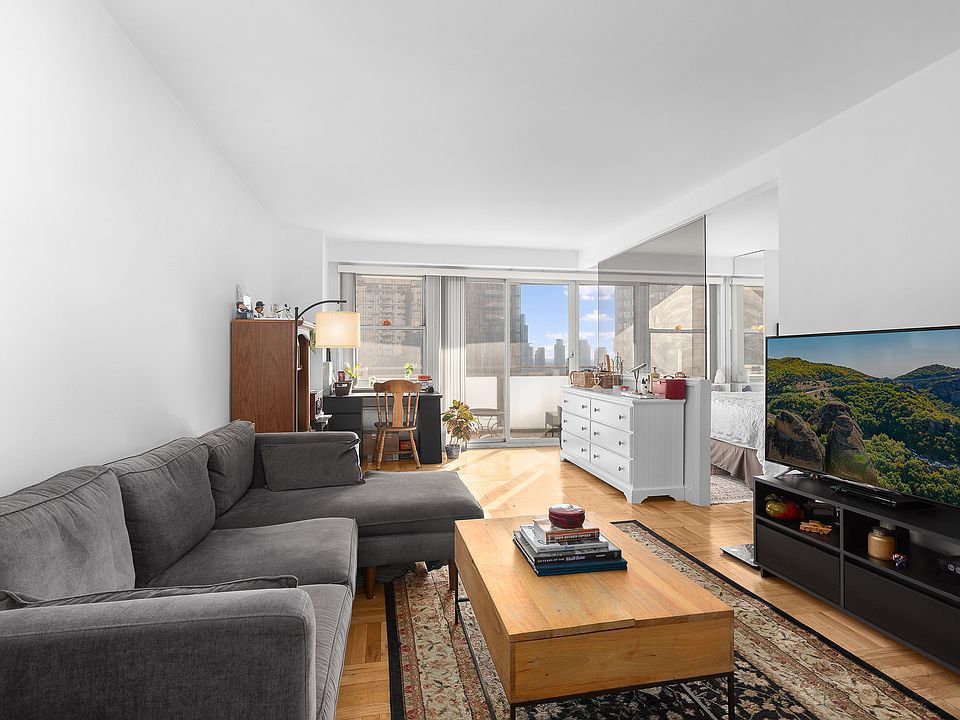 1st image of 300 E 40th St #23F