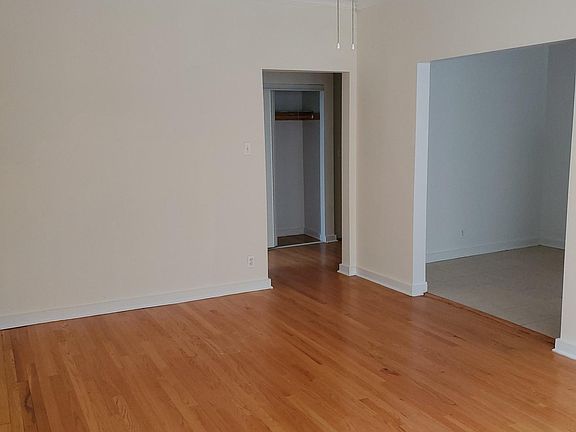 4th image of 6826 N Wayne Ave APT 1B