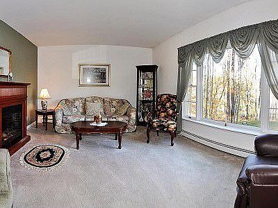 Light and bright living room.