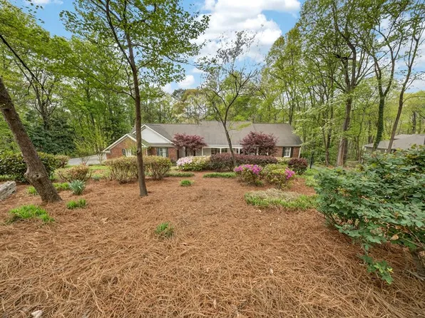 105 N Rainsong Rd, Dalton, GA 30720