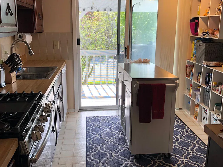 20 Monterey Dr — Photo 3
