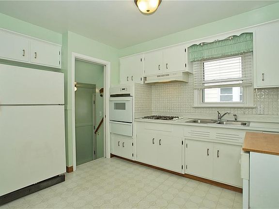 2nd image of 29943 Phillips Ave