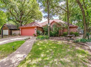 1008 Oak Valley Rd, Burleson, TX 76028