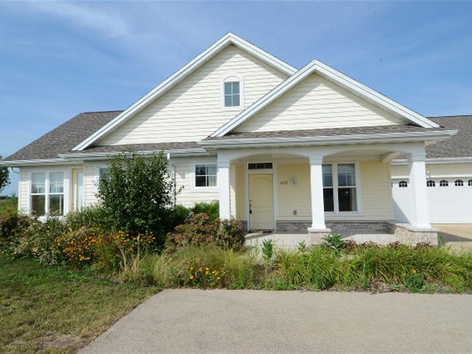 1st image of 2703 Ironwood Dr #16