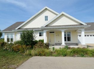 2703 Ironwood Dr #16, Sun Prairie, WI 53590