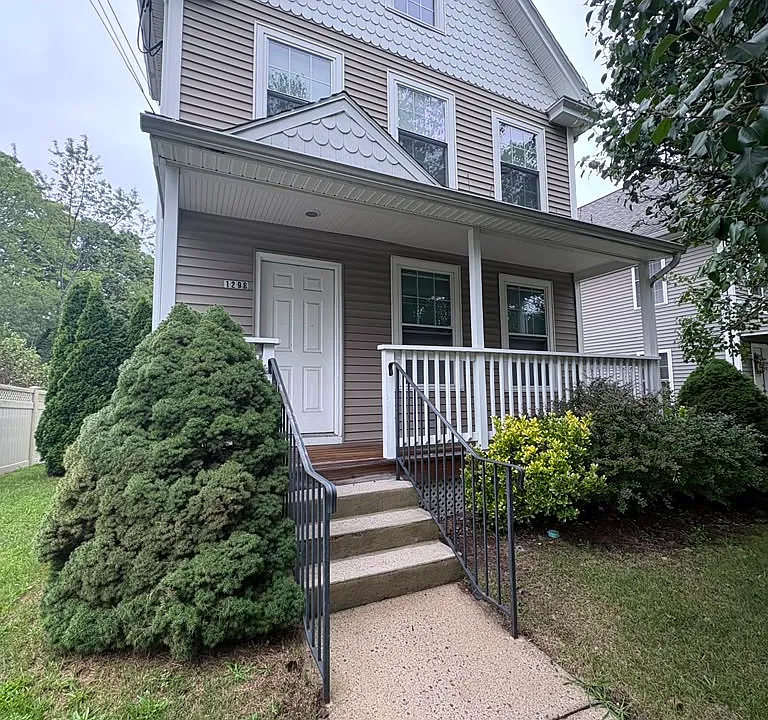 129 Main St #BB