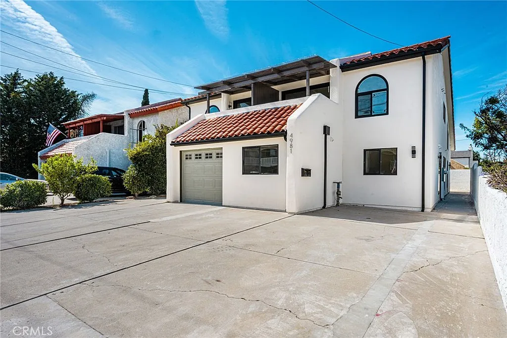2 bed, 500 sqft, $2,500 — Photo 2