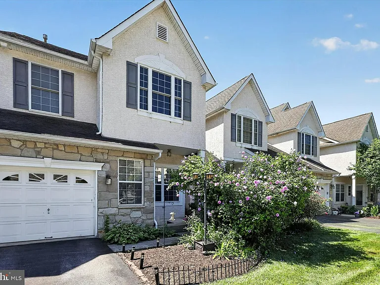 27 Lincoln Dr — Photo 3