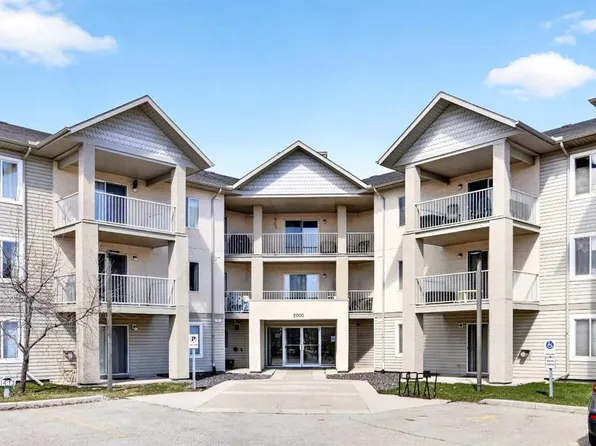 2000 S Citadel Meadow Point NW #213, Calgary, AB T3G 5N5