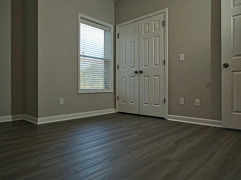 Griffin Gate Apartments — Photo 7