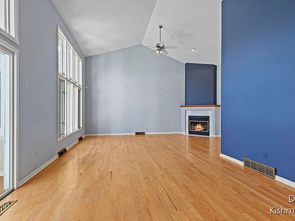 4th image of 5013 N Quail Crest Dr SE #116