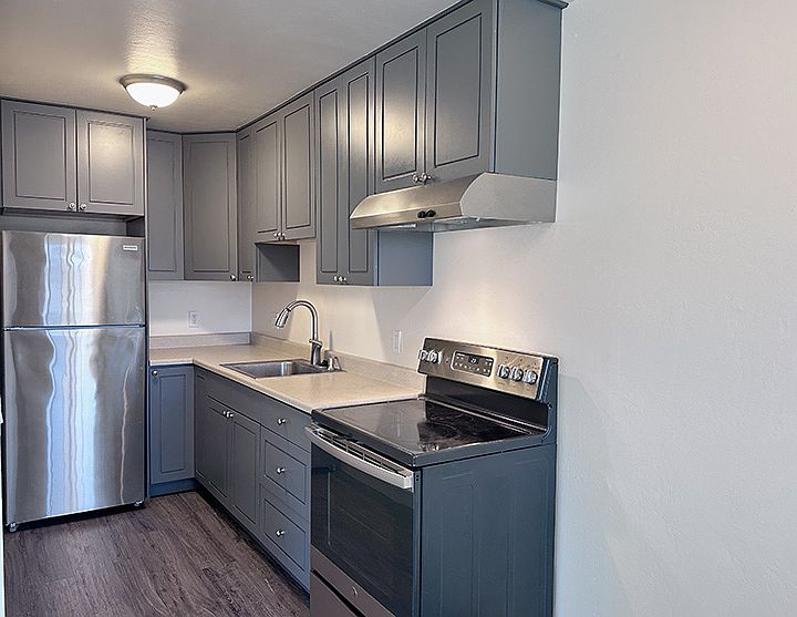 1st image of 2421 Palmetto Ave APT 12