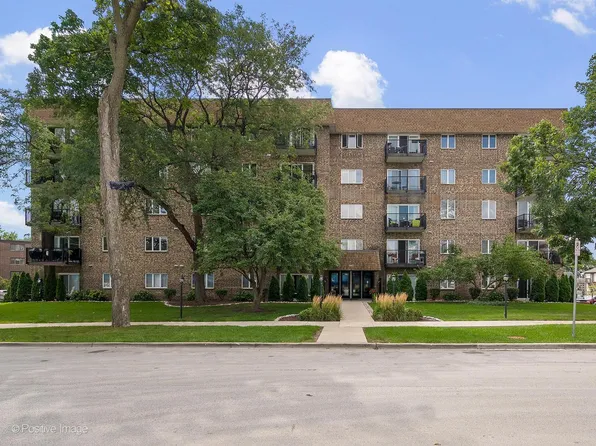 907 Curtiss St APT 504, Downers Grove, IL 60515