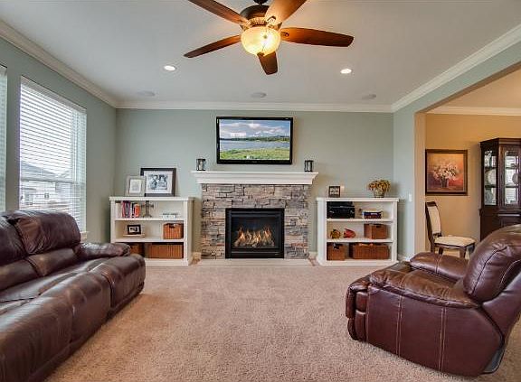 4th image of 2990 Frontier Dr