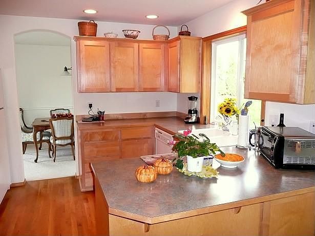 Light and Bright Kitchen