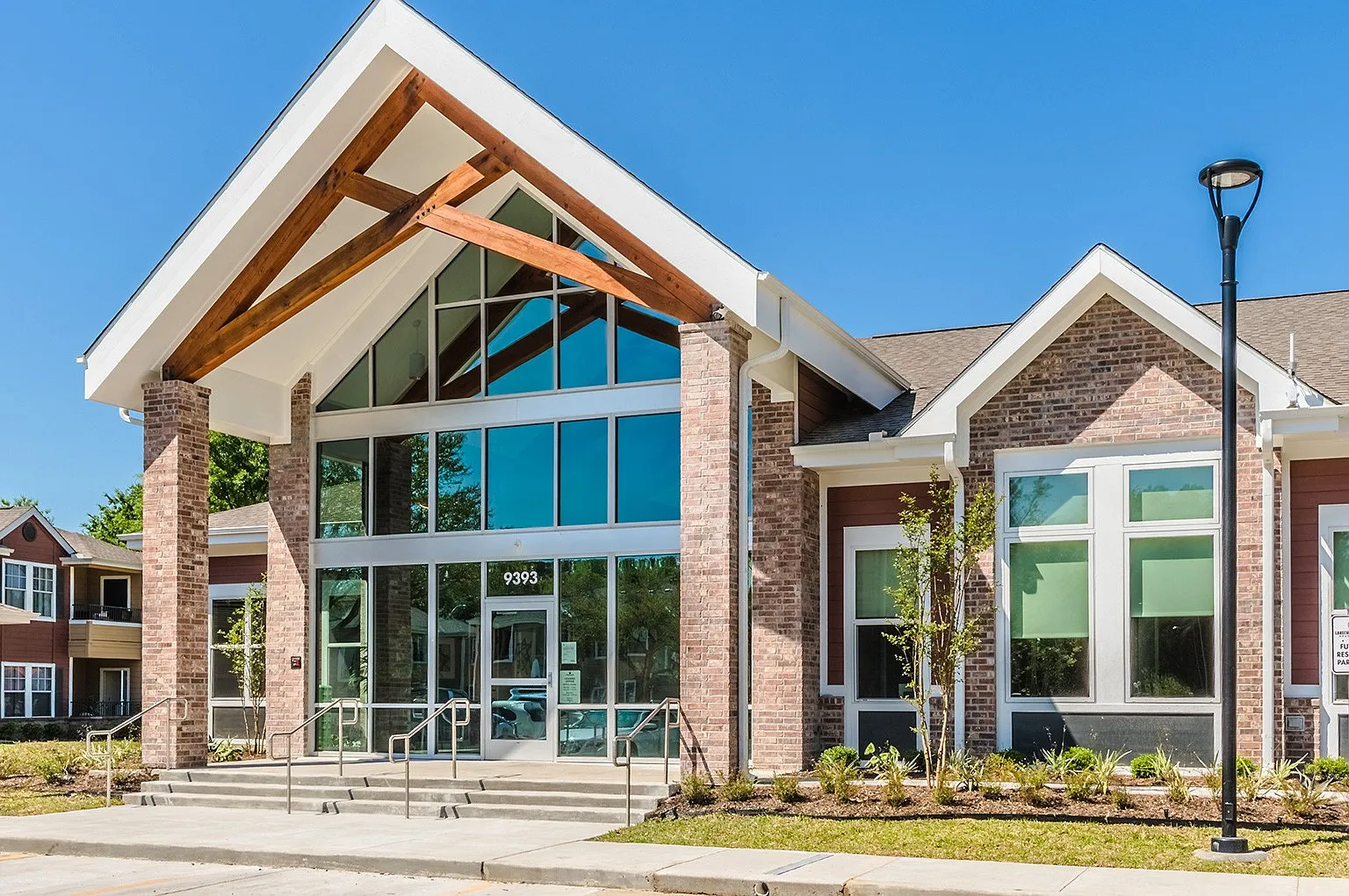 Lakecrest Village — Photo 1