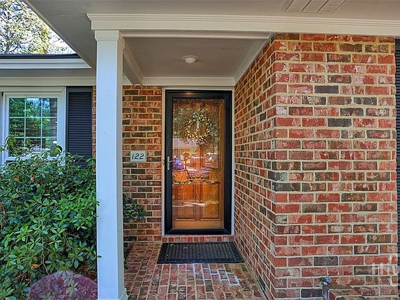 4th image of 122 Talbot Road