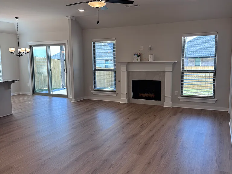 1102 Calla Lily Ave — Photo 2