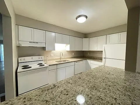 23777 Village House Dr S — Photo 8