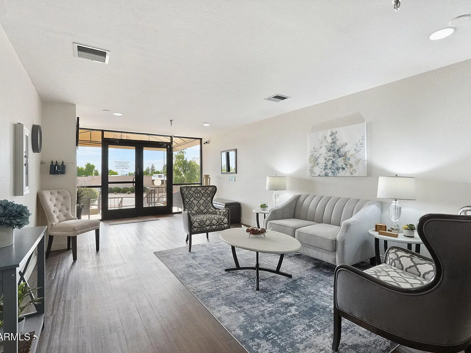 3 bed, 2.0 bath, 1698 sqft, $2,400 — Photo 2