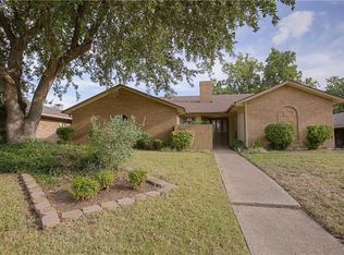 706 Angle Ridge Cir, Garland, TX 75043