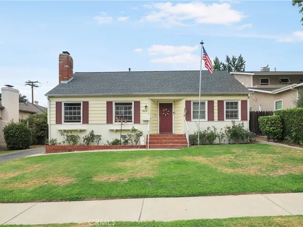 1573 N Grand Oaks Ave, Pasadena, CA 91104
