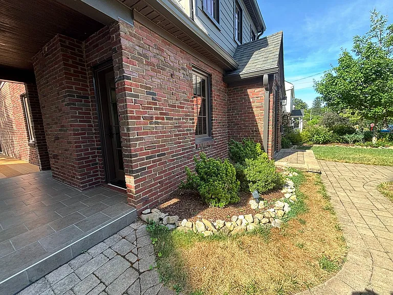 2412 Alberta Ave SW — Photo 80