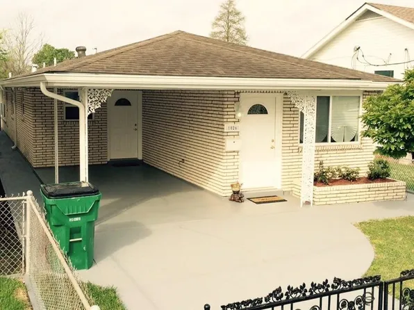1026 Derbigny St, Gretna, LA 70053