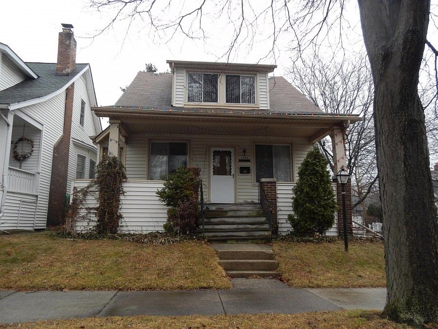 1st image of 1100 Lakepointe St
