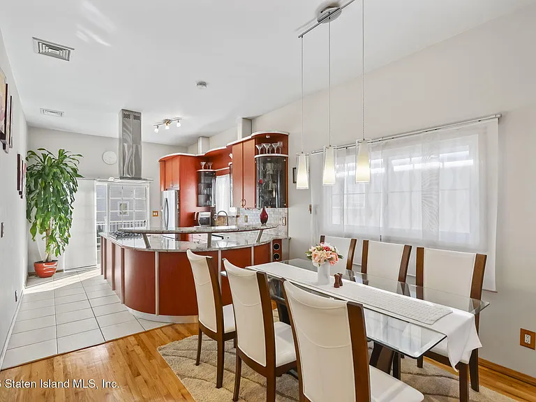 40 Devens St #1&2 — Photo 12
