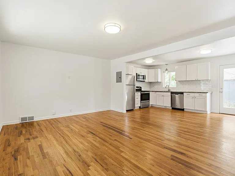 623 Colorado St — Photo 3