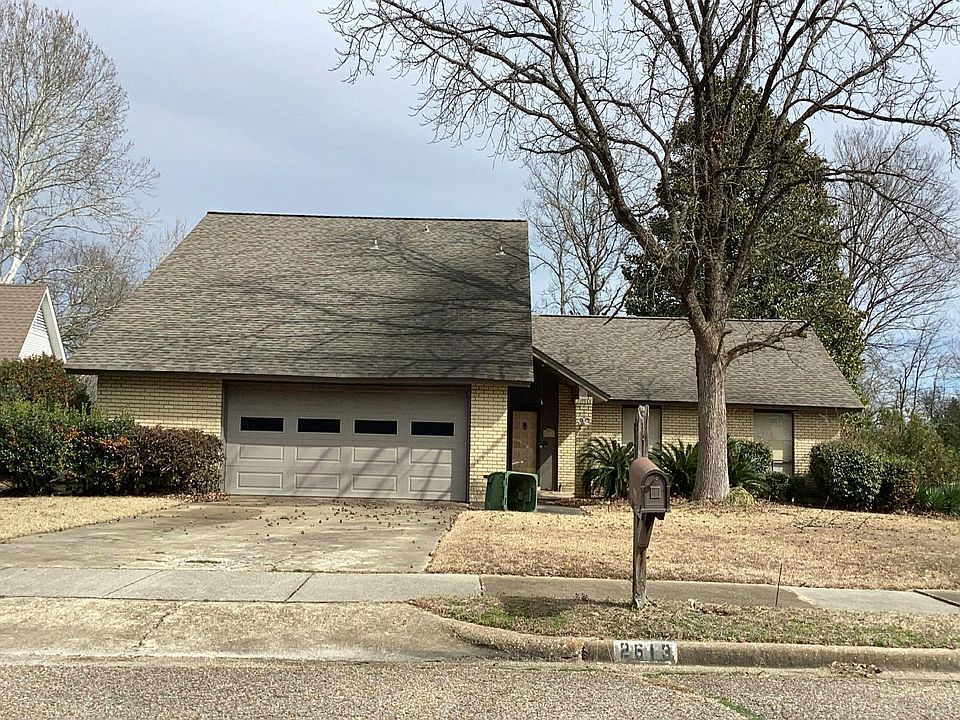 1st image of 2613 Old Orchard Ln