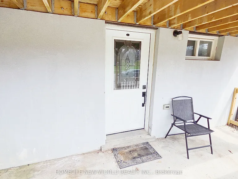 531 Ritson Rd N #1 — Photo 3