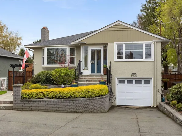 2023 Carnarvon St, Oak Bay, BC V8R 2V2