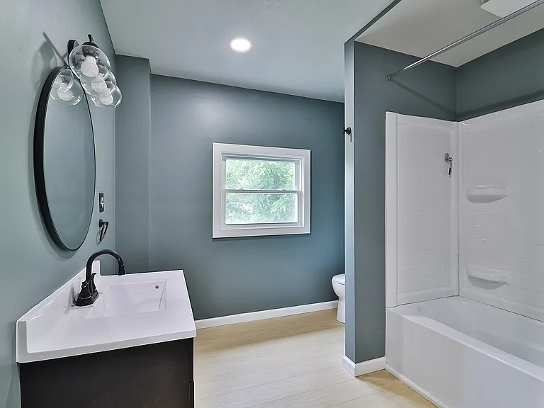 412 W Kibby St — Photo 3