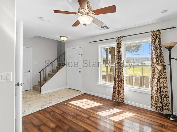 5th image of 2129 E Huntington Dr