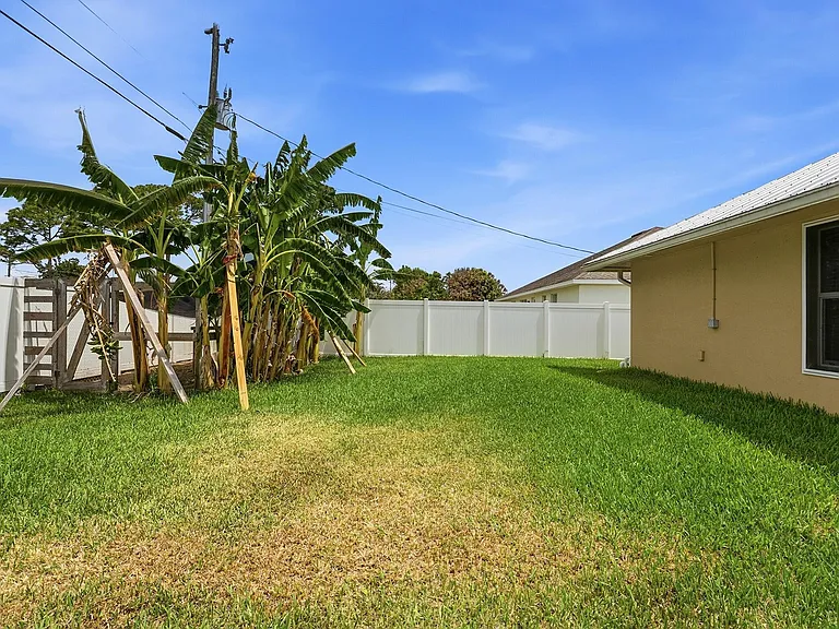 1280 SW Kalevala Dr — Photo 36