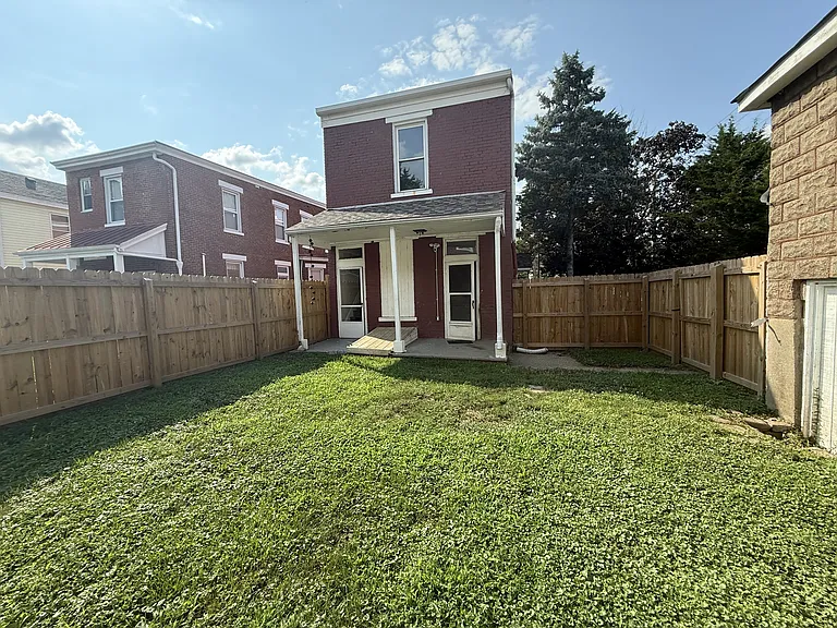 101 Shelby St — Photo 24