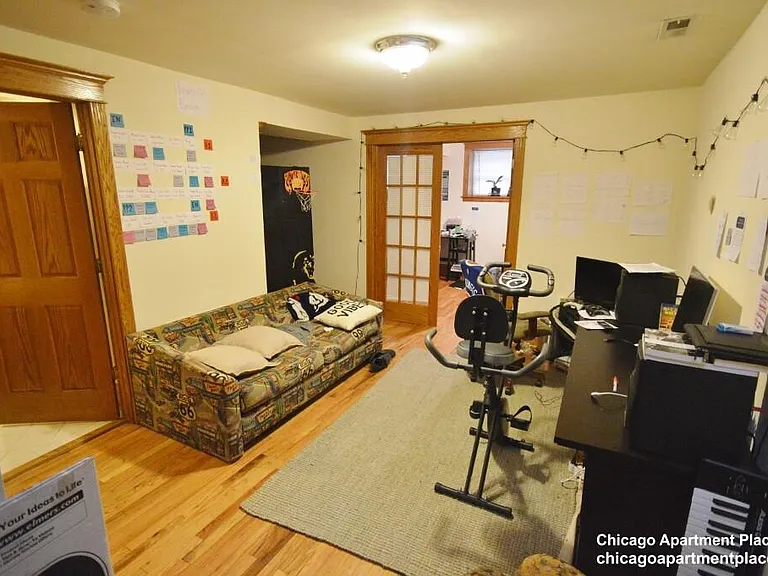 3912 N Greenview Ave #1 — Photo 2