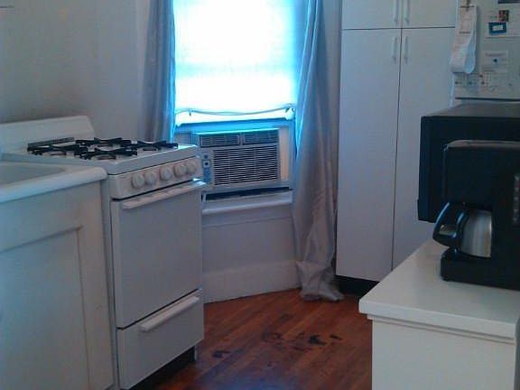 5th image of 230 Pacific St APT 16