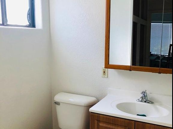 2nd image of 435 S 6th St APT 1
