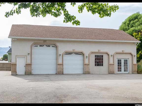 2nd image of 3927 N Sun Valley Dr