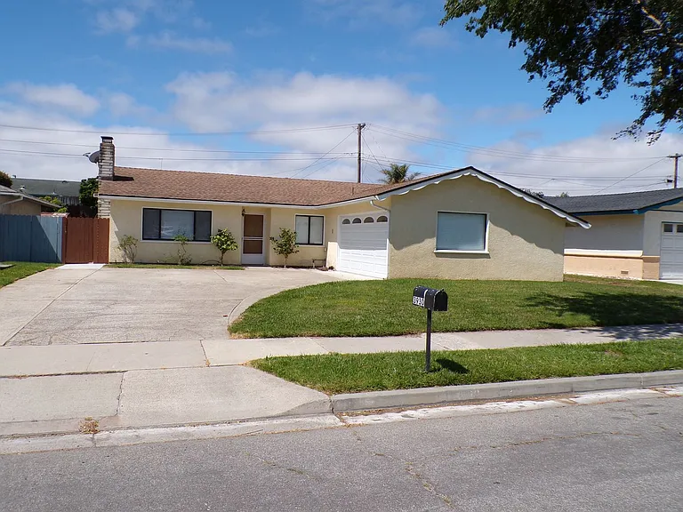 3930 Neptune Ave — Photo 1