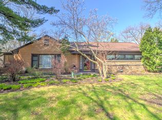 1647 N 123rd St, Wauwatosa, WI 53226