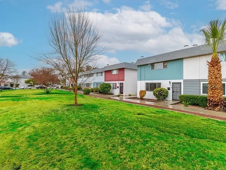 248 Greenbriar Townhouse Way — Photo 21