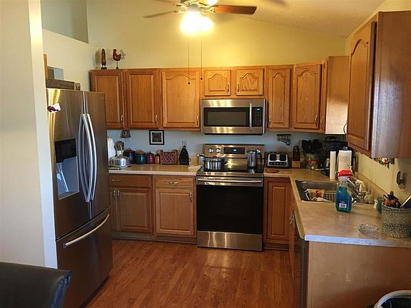 2nd image of 275 Oakwood Dr