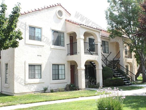 3rd image of 2554 Olive Dr APT 54