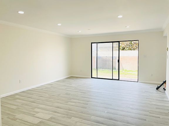 3rd image of 18423 Regina Ave